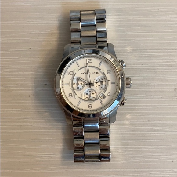 Men’s Silver Michael Kors watch - Picture 1 of 3